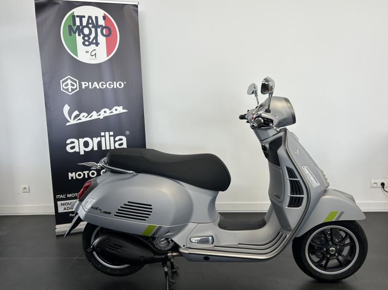 PIAGGIO VESPA GTS 300 SUPER TECH - VESPA GTS300 SUPERTECH