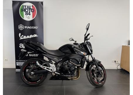 SUZUKI GSR 600